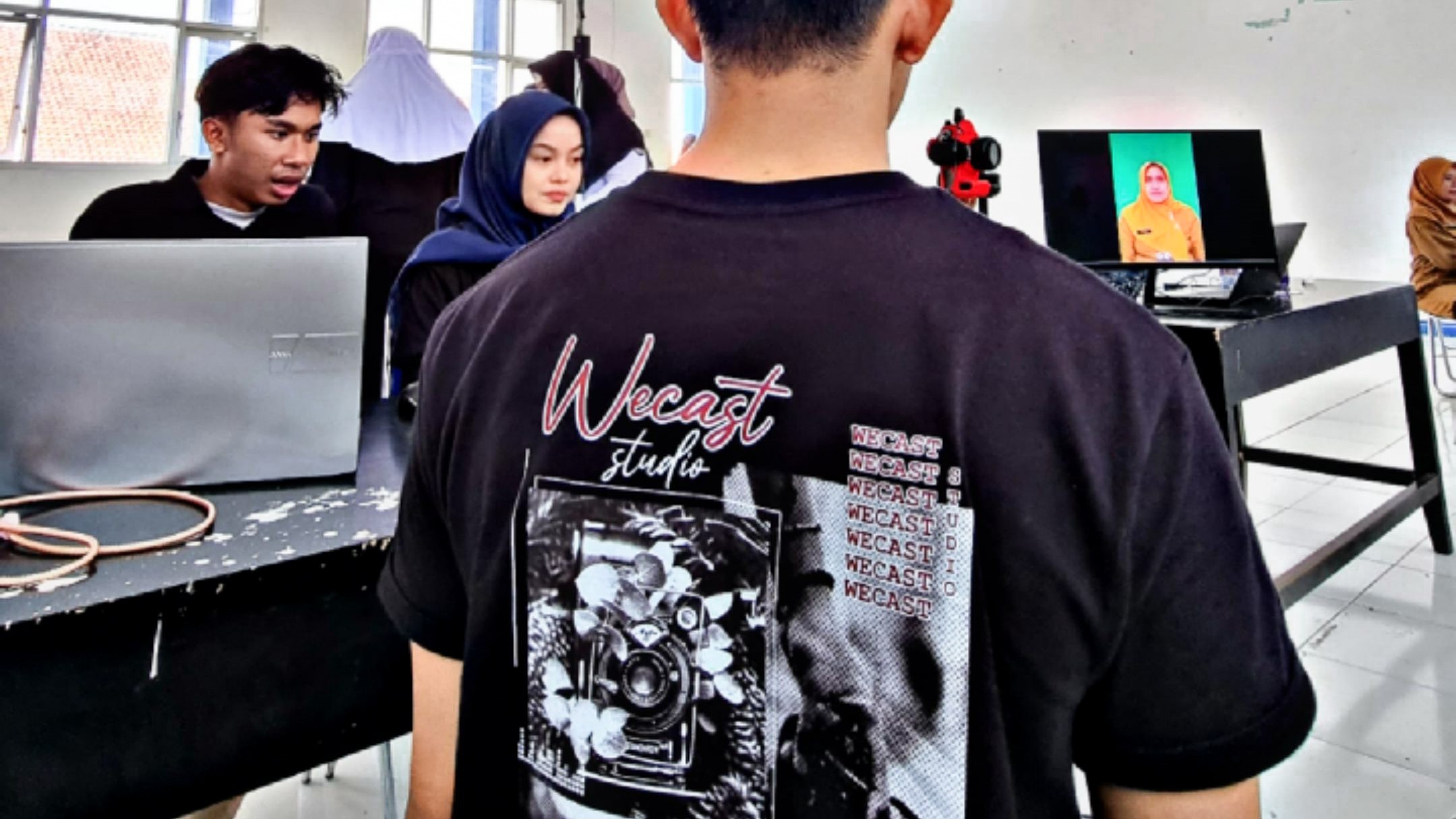 Wecast Gallery